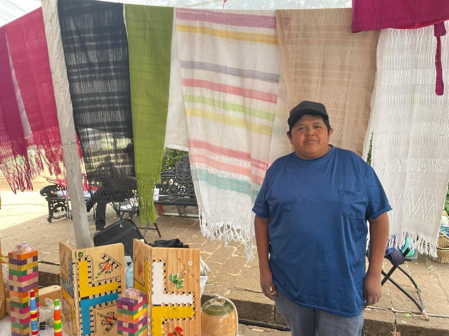 Adquiere artesanías de Aranza en el Festival Michoacán de Origen