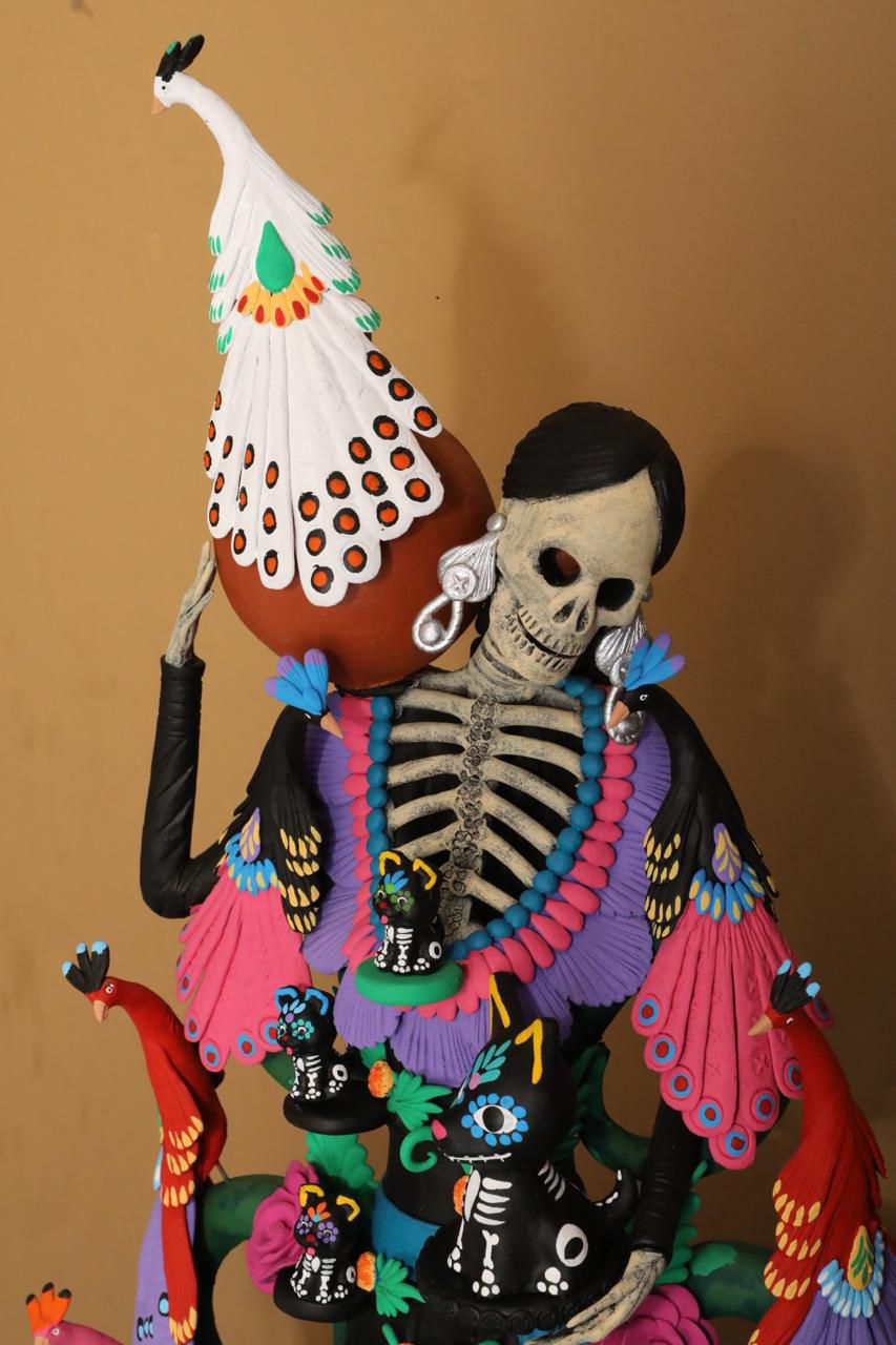 Venta de catrinas de Capula en Liverpool potencia el mercado nacional para personas artesanas