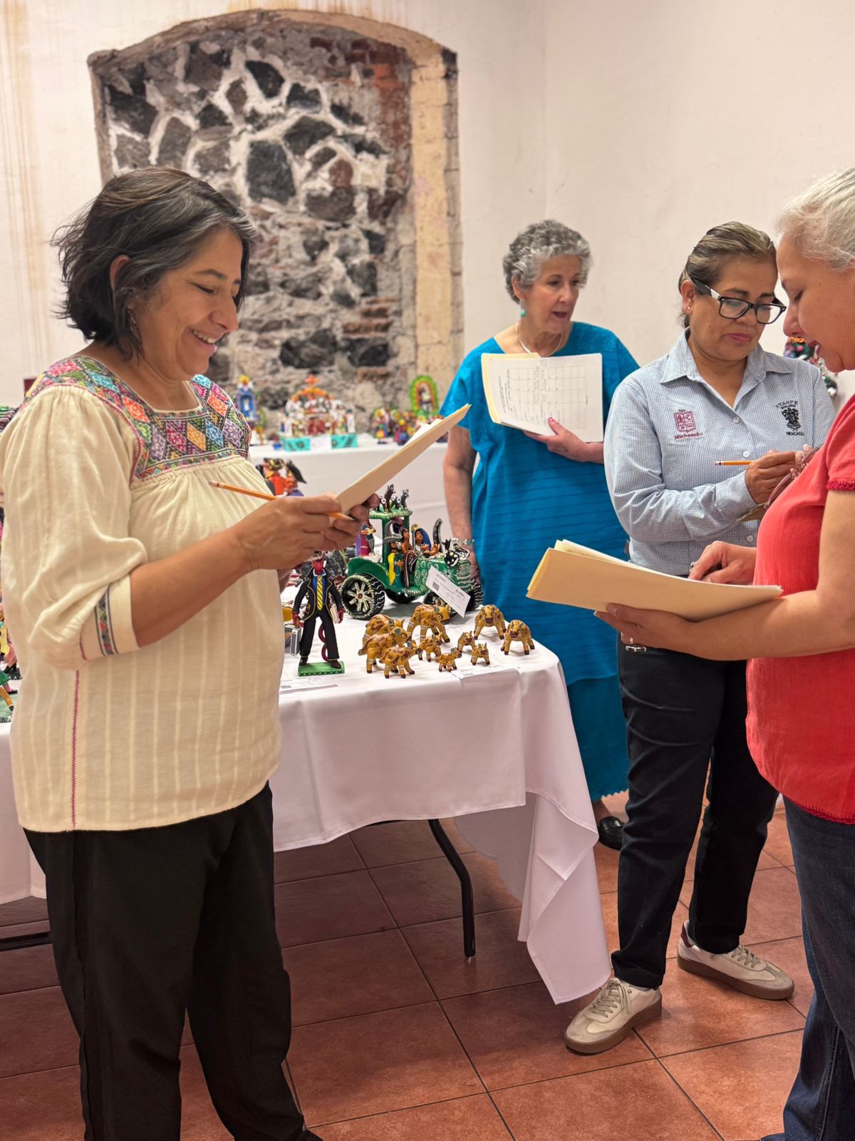 Hoy se eligen las mejores piezas del Concurso Estatal de Artesanías en Uruapan