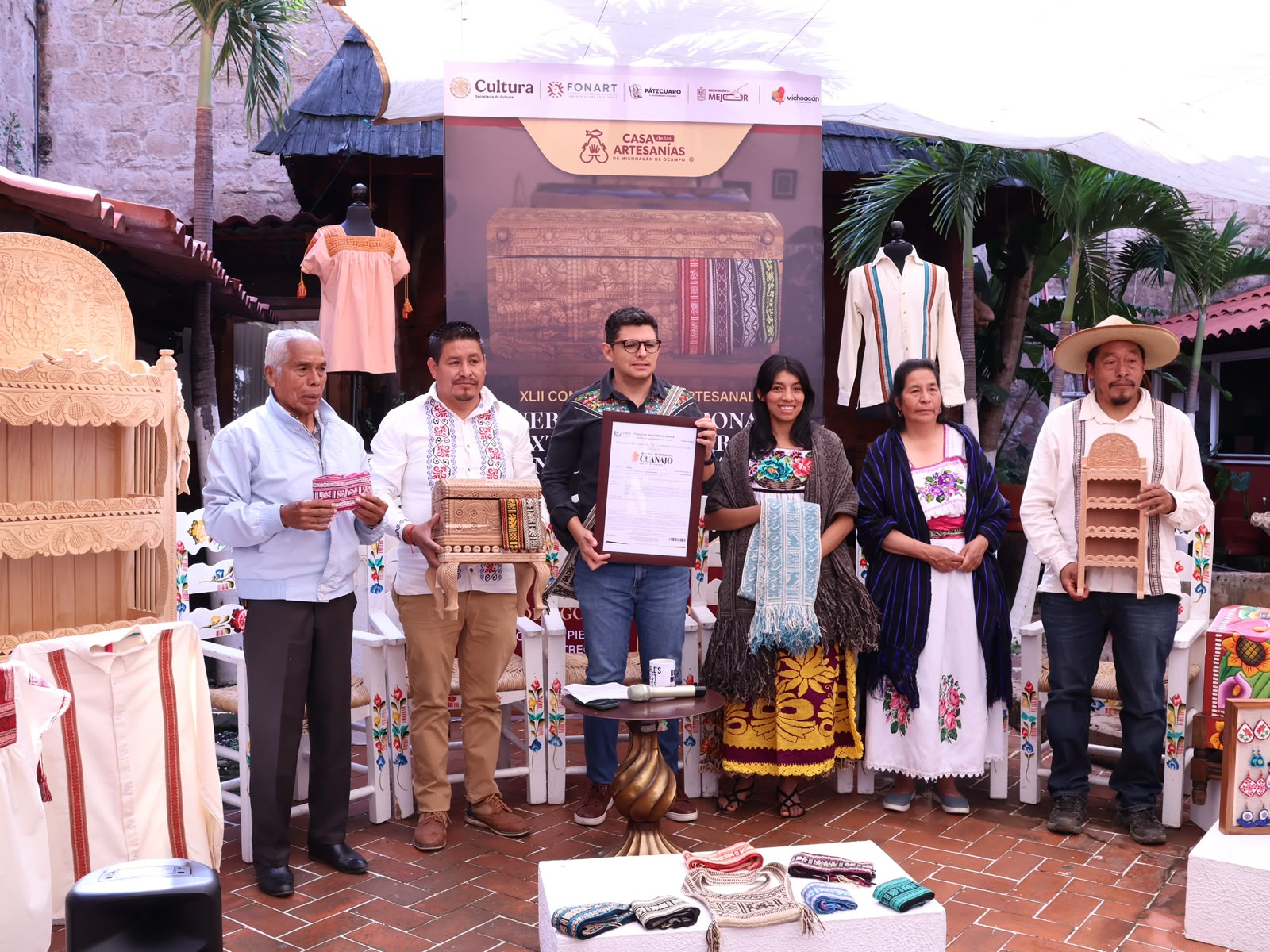 Anuncian bolsa de 120 mil pesos para concurso artesanal de Cuanajo